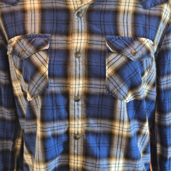 American Eagle Women’s “Seriously Soft” Plaid Snap Button Shirt – Size M - Picture 5 of 16